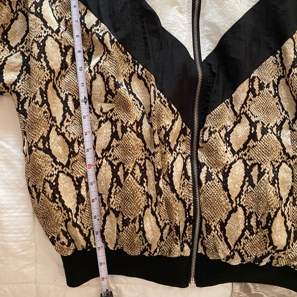 Snake Color Block Windbreaker - Picture 4 of 5